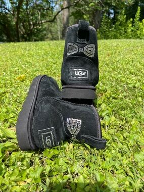 UGG Boots - Black w Bling ✨ Size 7